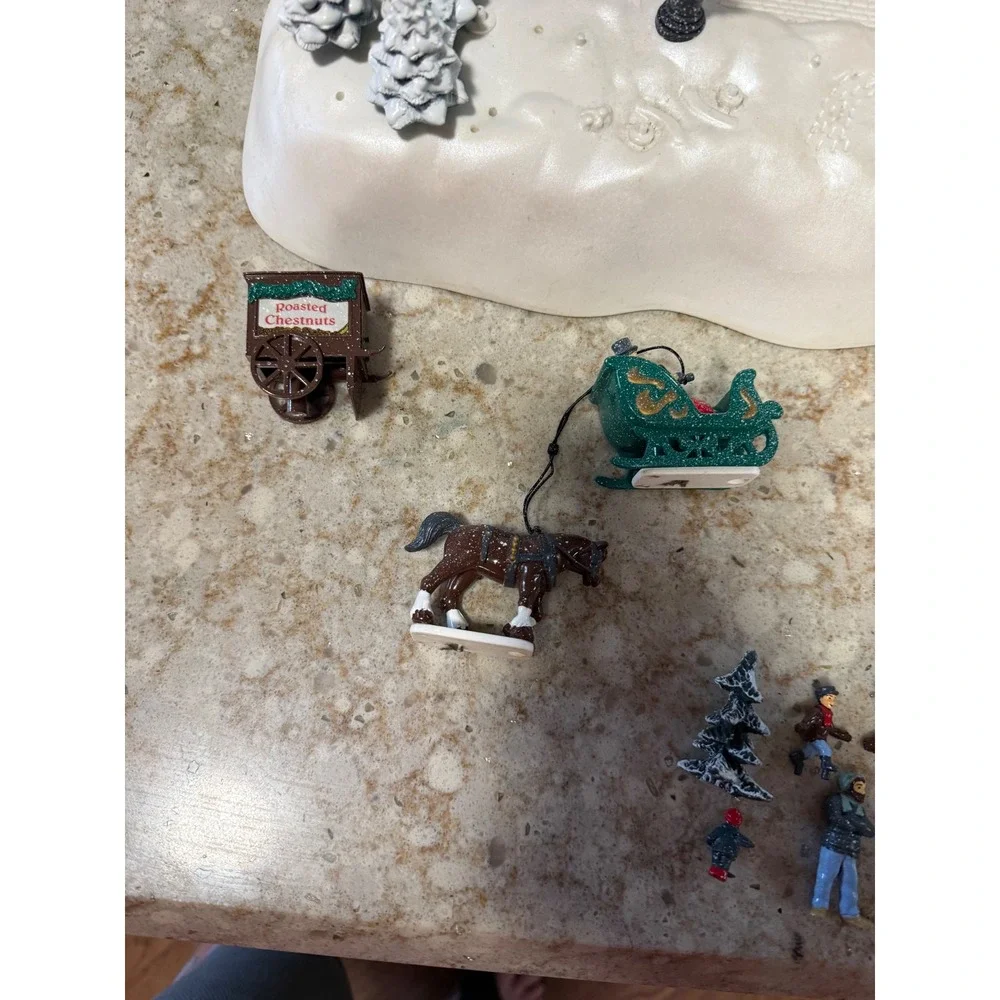 Christmas Magic Mainstreet Animated Holiday Village Set for‎ Parts Repair Boxed